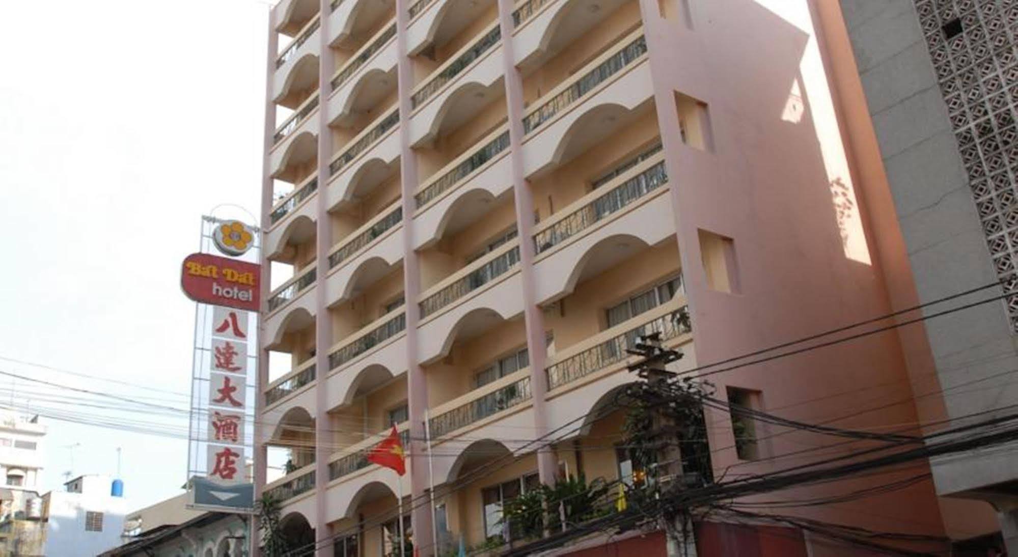 Bat Dat Hotel Ho Chi Minh City Exterior photo